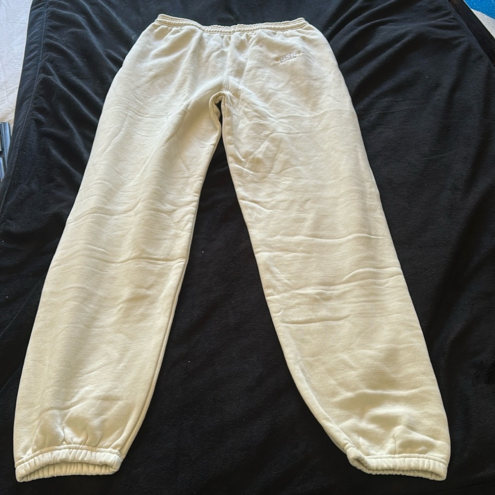 Everyday sweatpants bone, by Sami Ryan